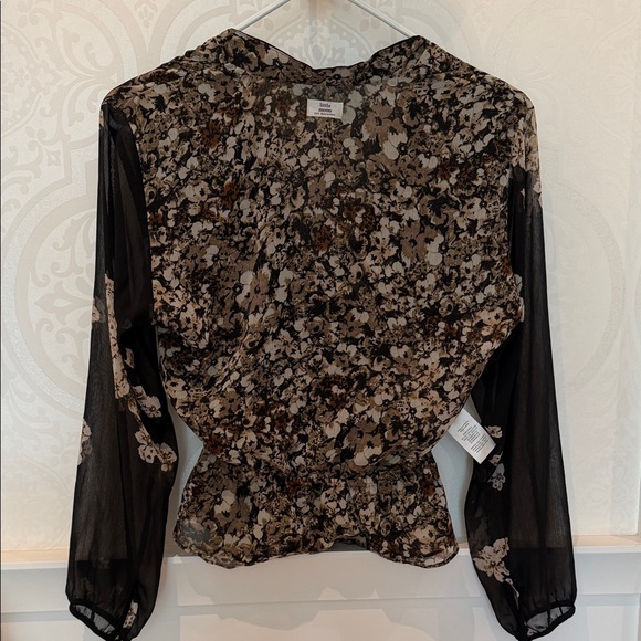 Little Moon Black Floral Wrap Blouse reversible - Picture 5 of 5